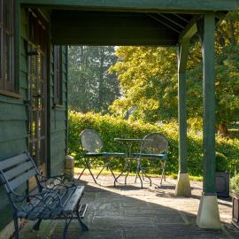 Beautiful Cottage With Stunning Views in Box，位于博克斯的酒店