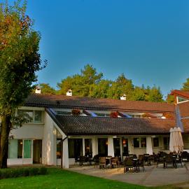 Golf Hotel La Pinetina，位于阿皮亚诺真蒂莱的酒店