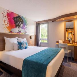 Sure Hotel by Best Western Lille Tourcoing，位于邦迪的酒店