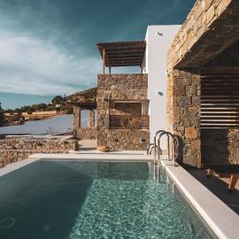 Kouros Blanc Resort & Suites，位于普恩达的酒店