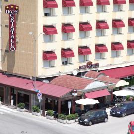 Hotel Cristallo，位于法诺的酒店
