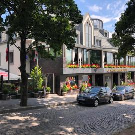 All Seasons Residence Design Hotel - Free parking，位于索非亚的酒店