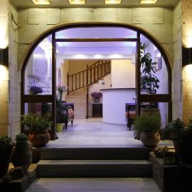Afrodite Hotel Apartments，位于米里纳的酒店