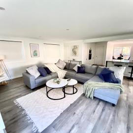 Tranquil Katoomba Retreat Spacious and Well Equipped Escape，位于肯图巴的酒店