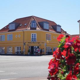 Foldens Hotel，位于斯卡恩的酒店