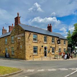 The Devonshire Arms,位于Eckington的酒店
