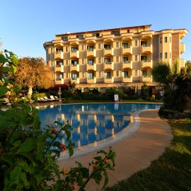 Hotel Mutlu，位于费特希耶的酒店