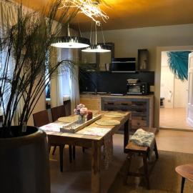 Heimat Floral Ferienwohnung，位于Wadgassen的酒店