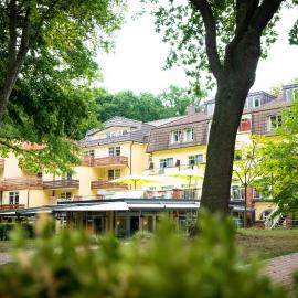 Kurhaus am Inselsee，位于居斯特罗的酒店