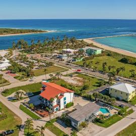 Royal Inn Beach Hutchinson Island,位于皮尔斯堡的酒店