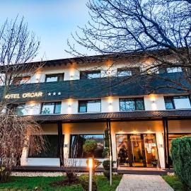 Hotel Oscar，位于坎皮纳的酒店