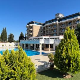 Premier Vista Hotel，位于锡利夫里的酒店