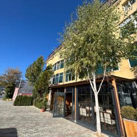 Hotel Yal Restaurant，位于泰托沃的酒店