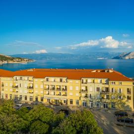 Valamar Atrium Residence，位于巴斯卡的酒店