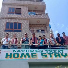 Natures Treat Homestay，位于Tānsen的酒店