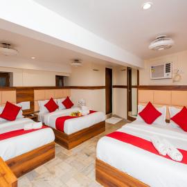 Hotel KGN Near CST Railway Station Mumbai and Haj House Mumbai Near Crawford Market Mumbai，位于孟买的酒店