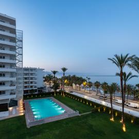 Hotel Apartamentos Bajondillo，位于多列毛利诺斯的酒店