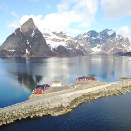 Toppøy Rorbuer，位于雷讷的酒店