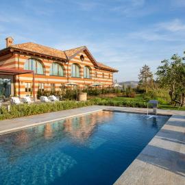 Villaggio Narrante - Cascina Galarej，位于塞拉伦加达尔巴的酒店