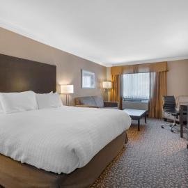 Best Western Plus Fernie Mountain Lodge，位于弗尼的酒店