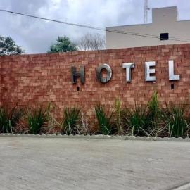 DELUZ HOTEL，位于Aparecida do Taboado的酒店