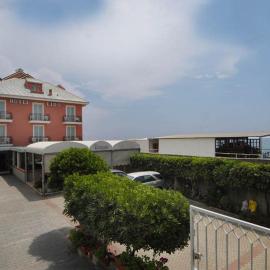 Hotel Lido，位于德瓦玛丽娜的酒店