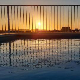 Nebur Penthouse, Sea Views & Private Roof Top Pool，位于Il-Pergla的酒店