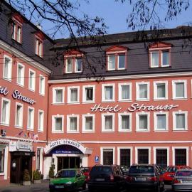 City Partner Hotel Strauss，位于维尔茨堡的酒店