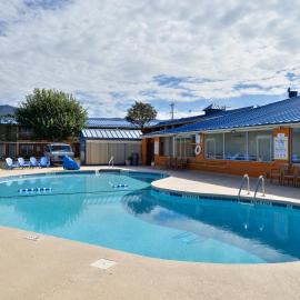 The Classic Desert Aire Hotel，位于阿拉莫戈多的酒店