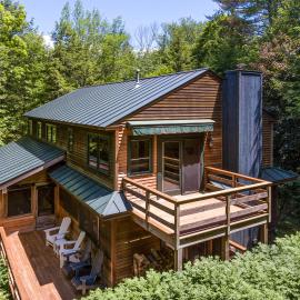 Coolidge Drive Retreat，位于Quechee的酒店