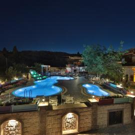Holiday Cave Hotel，位于格雷梅的酒店