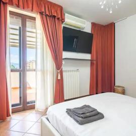 SUITE con 2 Balconi - 6 Guest，位于普拉托的酒店