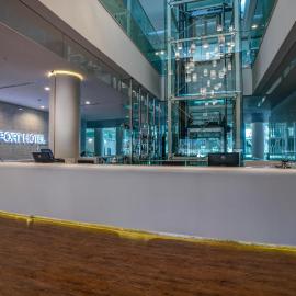 TAV Airport Hotel Izmir，位于伊兹密尔的酒店