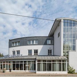 Center Hotel Kaiserhof，位于萨勒河畔瑙姆堡的酒店