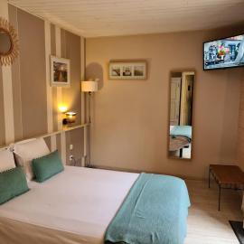 Le Royal Hôtel，位于Saint-Pol-sur-Ternoise的酒店