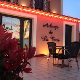 Auberge de la Tour -Appartements-,位于Valros的酒店