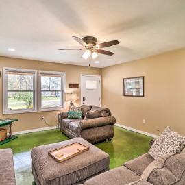 Brand New Cotter Home, Walk to Trout Fishing!，位于Cotter的酒店