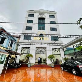 Khách Sạn Cao Sơn Cẩm Phả，位于Cẩm Phả的酒店