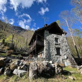 Chalet Baita Magugnaga，位于Ceppo Morelli的酒店