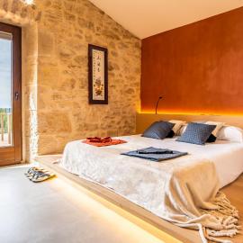 Hotel japonès Puigpinós，位于Lladurs的酒店