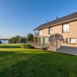 Golden Lakes Village Ardennes，位于Boussu-lez-Walcourt的酒店