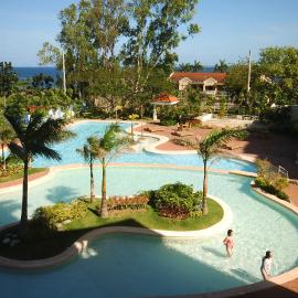 La Mirada Hotel，位于麦克坦的酒店