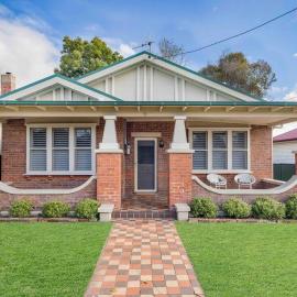 Currawong Bungalow - An Idyllic Group Stay in Town，位于马奇的酒店