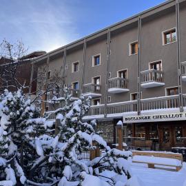 Everest Hotel，位于瓦勒迪泽尔的酒店
