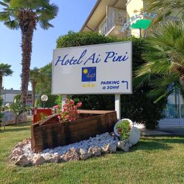 Hotel Ai Pini，位于格拉多的酒店