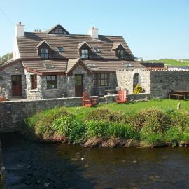 Aille River Tourist Hostel and Campsite Doolin，位于杜林的酒店