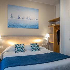 Logis REX HOTEL Lorient，位于洛里昂的酒店