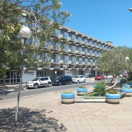HOTEL BEIRA-MAR CENTRO DE EVENTOS，位于特拉曼达伊的酒店
