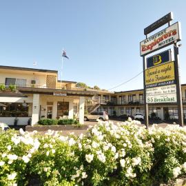 Bathurst Explorers Motel，位于巴瑟斯特的酒店