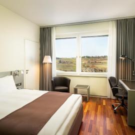 Holiday Inn Bern Westside by IHG，位于伯尔尼的酒店